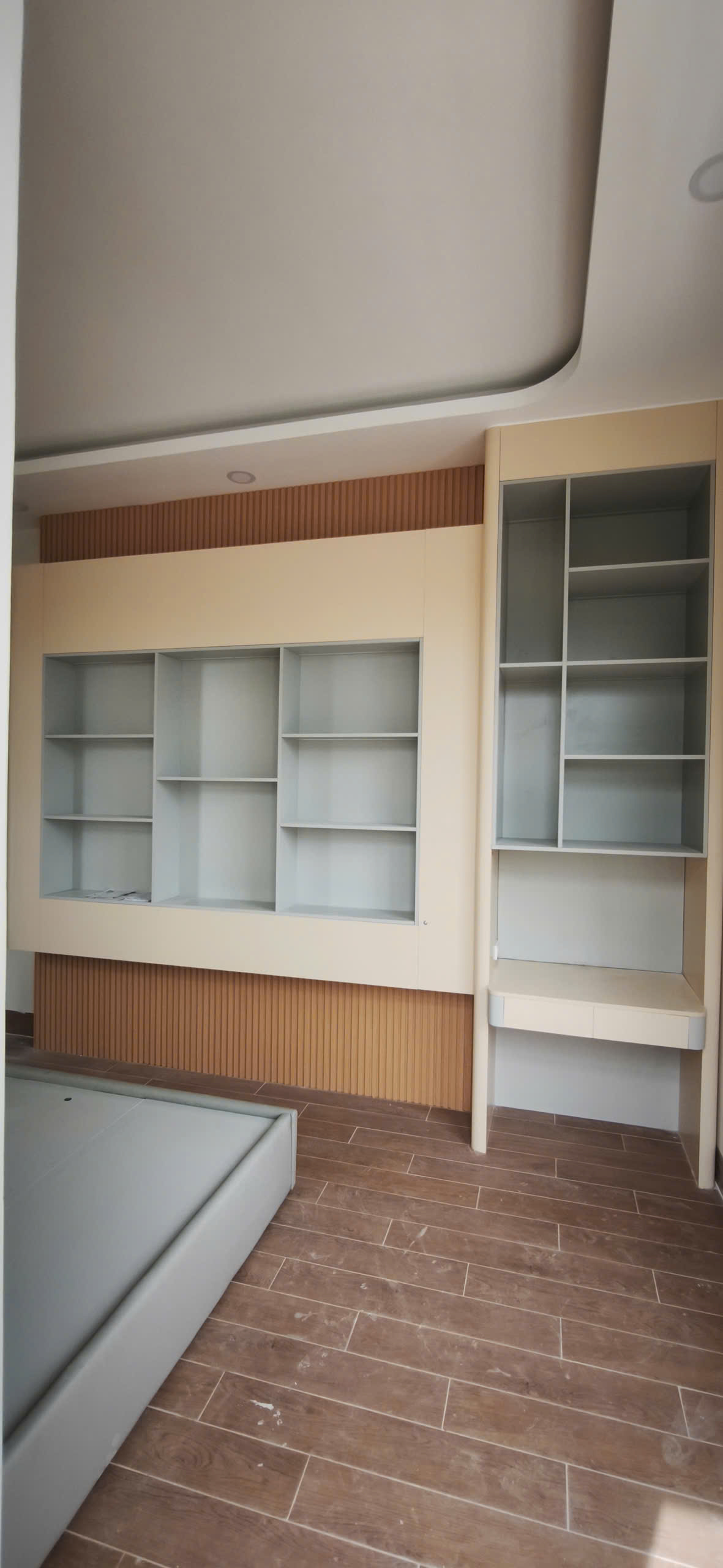 Phòng ngủ 2 bàn học Villa Tân An - góc 2