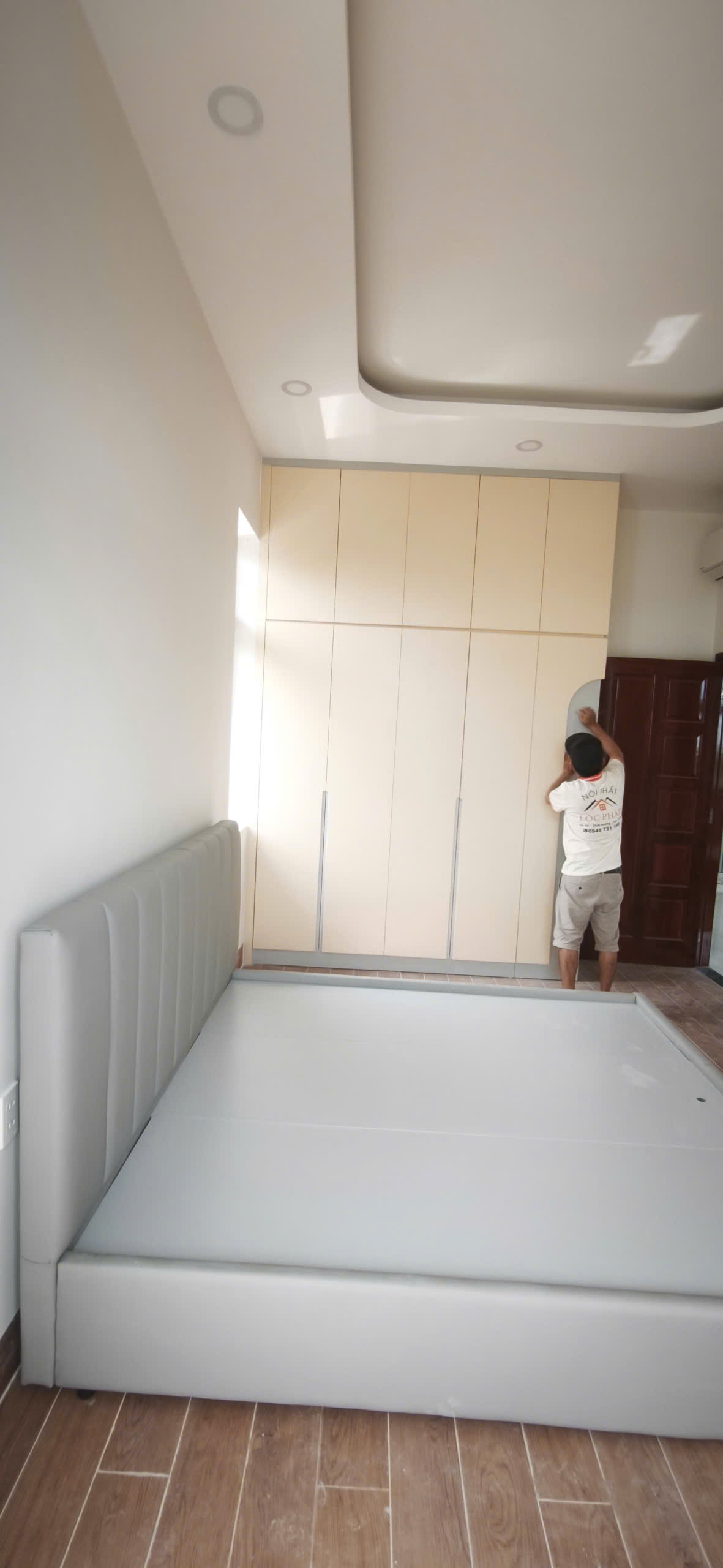 Phòng ngủ 2 bàn học Villa Tân An - góc 3