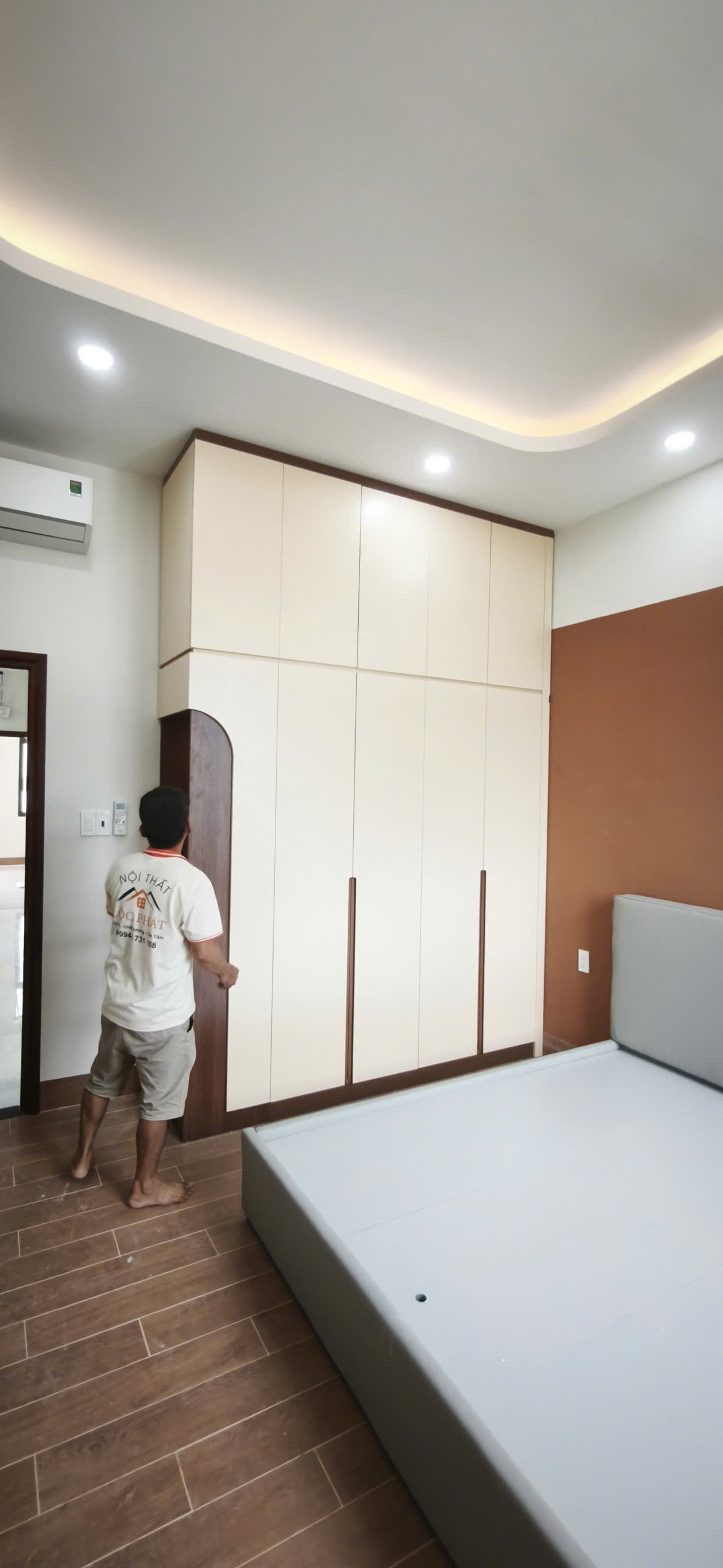 Phòng ngủ cam đất Villa Tân An - góc 2